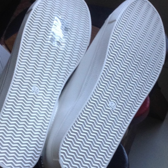 NWT H&M white sneakers - Picture 6 of 7